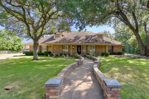 1705 Ashbury Ct, Bedford, TX 76021