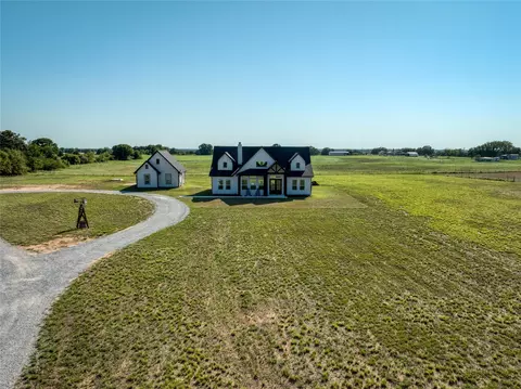 5420 Orchard Rd, Bowie, TX 76230