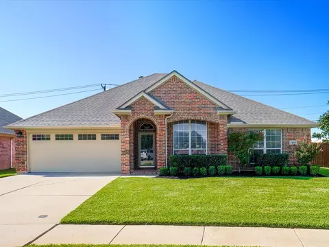 2604 Gray Rock Dr, Fort Worth, TX 76131