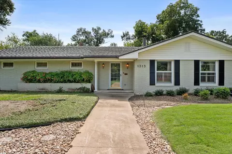 1313 Columbia Ave, Corsicana, TX 75110