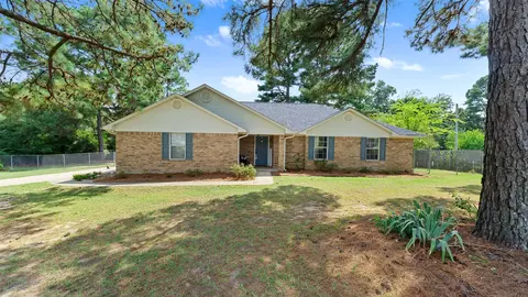 4 Dan Michael Dr, Texarkana, TX 75501