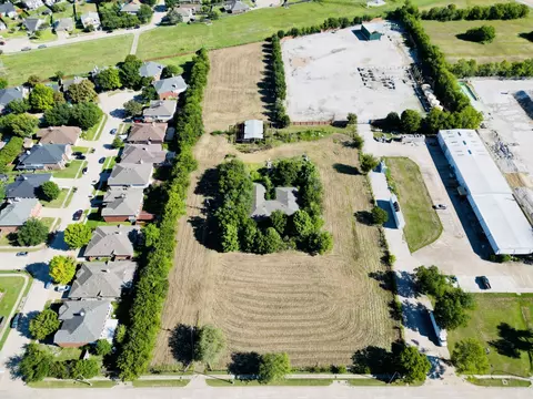 1809 Southeast Pkwy, Arlington, TX 76018