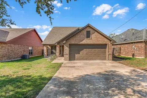 1012 Keechi St, Weatherford, TX 76086
