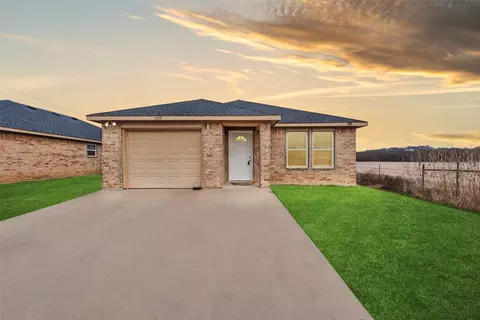 Exterior - 309 E 2nd St, Maypearl, TX 76064 photo 2 of 2