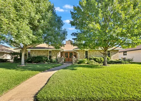 3927 High Summit Dr, Dallas, TX 75244