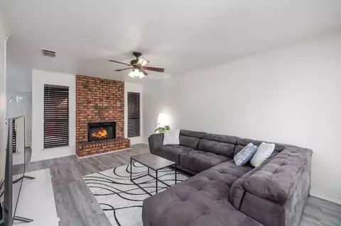 2405 Long Ridge Ln, Arlington, TX 76014