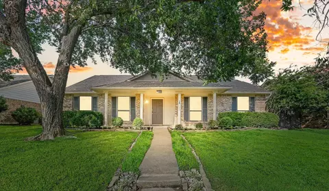 3913 Commonwealth Dr, Flower Mound, TX 75028