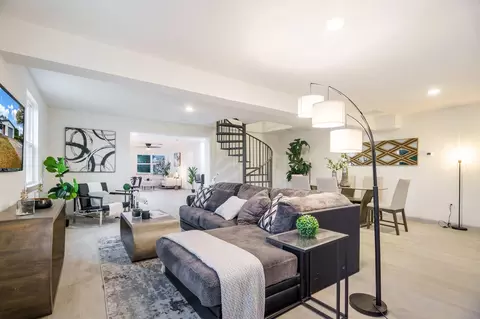 2718 Anderson St, Irving, TX 75062
