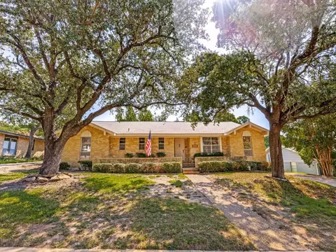 2412 Grandview Dr, Richardson, TX 75080