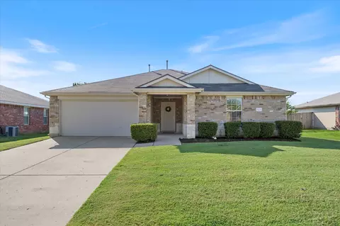 107 Shady Creek Ln, Terrell, TX 75160