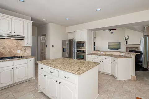 Kitchen - 119 Windsor Dr, Murphy, TX 75094 photo 3 of 3