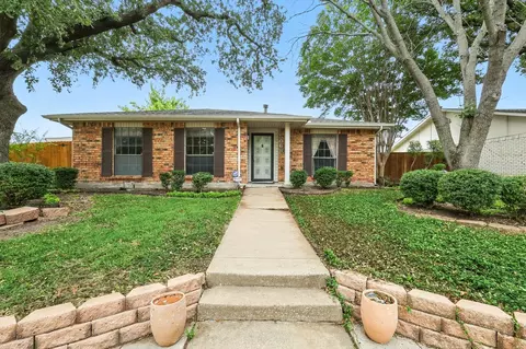 5068 Bartlett Dr, The Colony, TX 75056