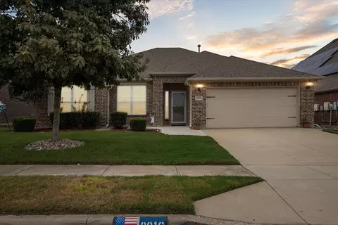 2016 Speckle Dr, Fort Worth, TX 76131