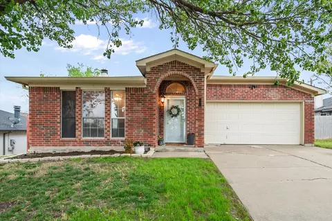 10109 High Bluff Dr, Fort Worth, TX 76108