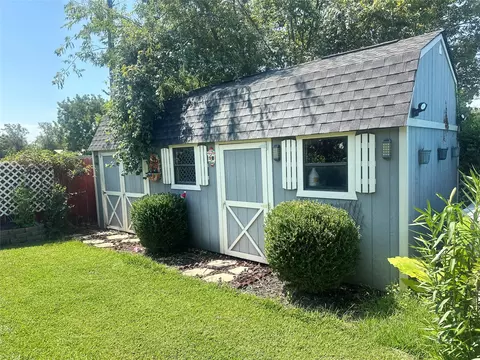 Exterior - 10420 Langham Dr, Waco, TX 76708 photo 3 of 9
