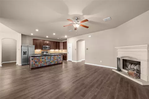 Living - 10420 Langham Dr, Waco, TX 76708 photo 2 of 5