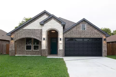 1745 Avenue C, Grand Prairie, TX 75051