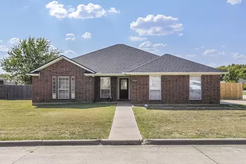 201 Seminole Trl, Alvarado, TX 76009