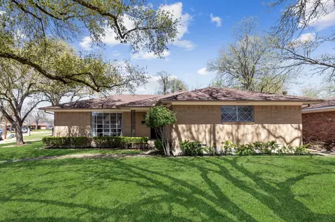 1716 Greendale Dr, Dallas, TX 75217