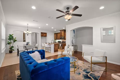 3825 Cascade Sky Dr, Arlington, TX 76005