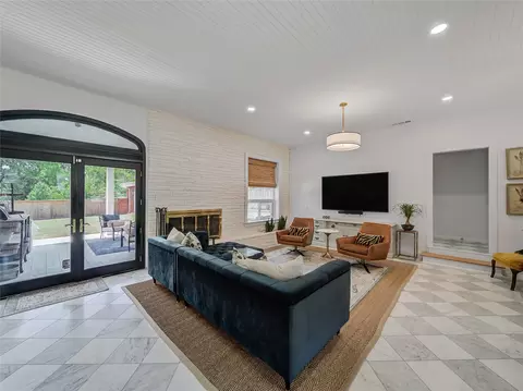 Living - 210 E Northgate Dr, Irving, TX 75062 photo 2 of 5