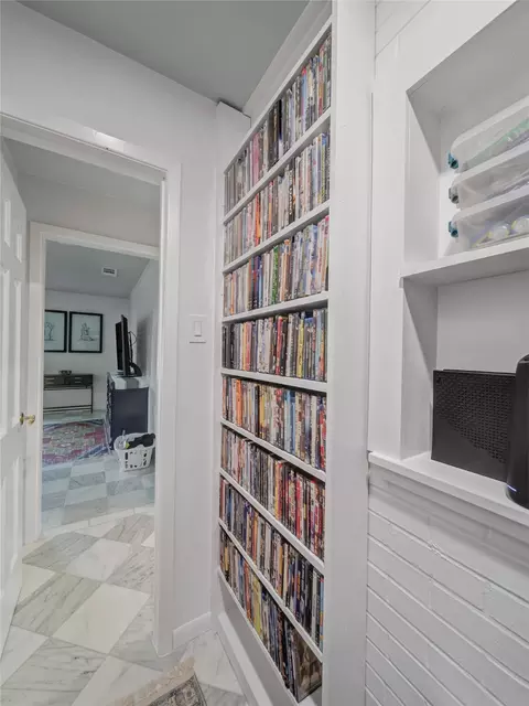 Entry Way - 210 E Northgate Dr, Irving, TX 75062 photo 4 of 4