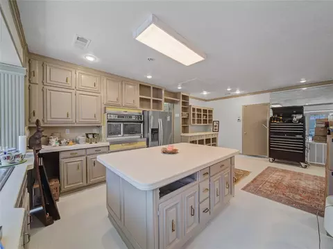 Kitchen - 210 E Northgate Dr, Irving, TX 75062 photo 5 of 6