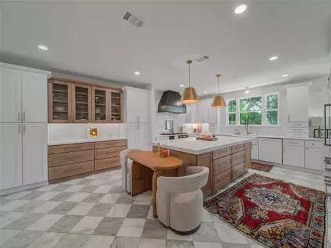 Kitchen - 210 E Northgate Dr, Irving, TX 75062 photo 2 of 6