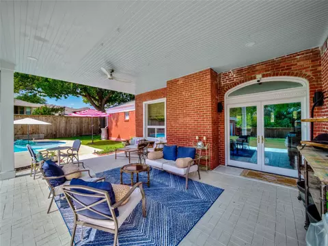 Exterior - 210 E Northgate Dr, Irving, TX 75062 photo 7 of 8