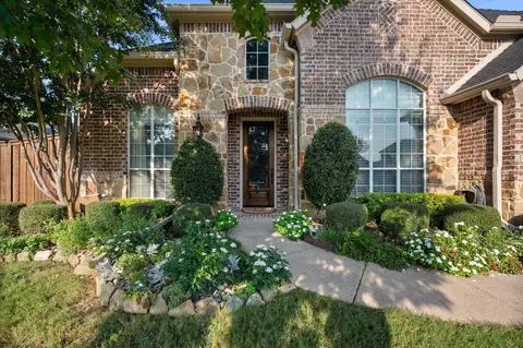 1701 Almond Dr, Mansfield, TX 76063
