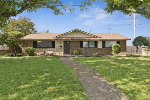 1133 Pacific Dr, Richardson, TX 75081