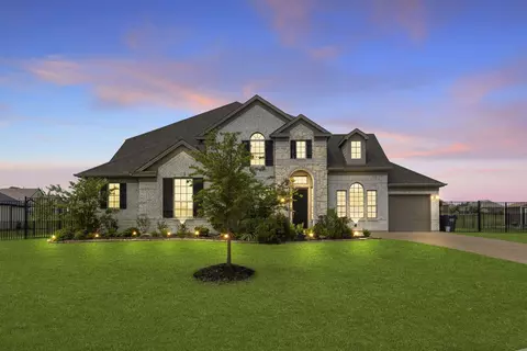 5002 Country Club Dr, Sachse, TX 75048