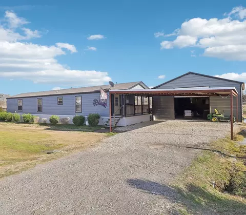 3904 Gary St, Cleburne, TX 76031