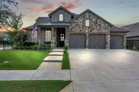 1920 Crescent St, Aledo, TX 76008