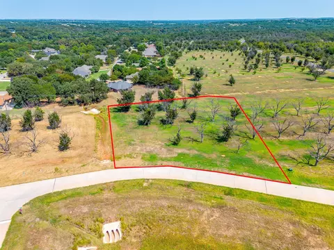 2205 Middlewood Cir, Granbury, TX 76049