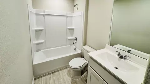 Bath - 532 Marsh St, Cleburne, TX 76033 photo 2 of 2