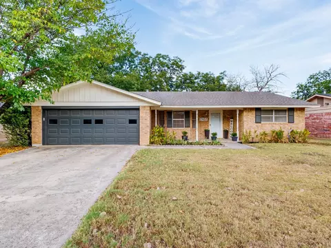 2402 14th St, Brownwood, TX 76801
