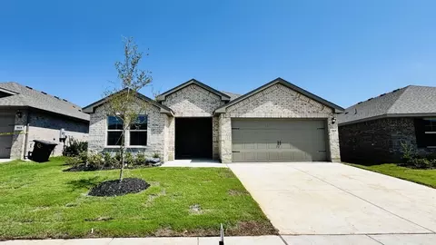 560 Crestridge Dr N, Cleburne, TX 76033