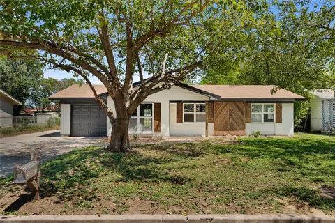 709 N Rita St, Lacy Lakeview, TX 76705