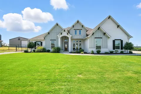 351 Red Bird Dr, Springtown, TX 76082