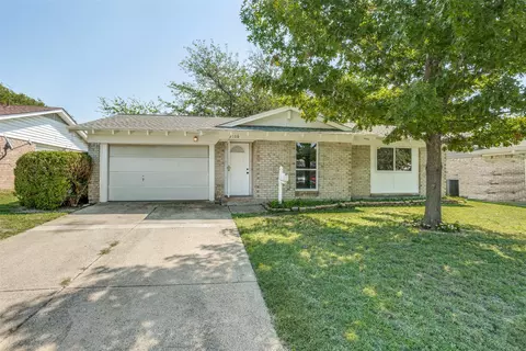 2106 Lamont Dr, Garland, TX 75040
