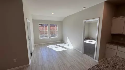 549 Marsh St, Cleburne, TX 76033 photo 5