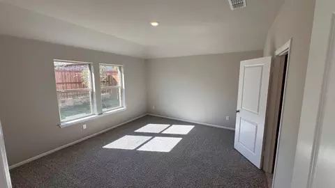549 Marsh St, Cleburne, TX 76033 photo 9