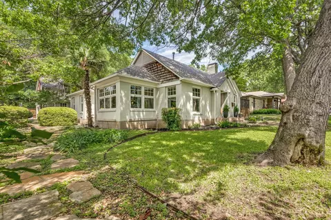 1580 Stemmons Ave, Dallas, TX 75208