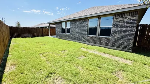 Exterior - 536 Marsh St, Cleburne, TX 76033 photo 5 of 5