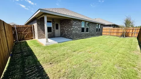 Exterior - 536 Marsh St, Cleburne, TX 76033 photo 4 of 5