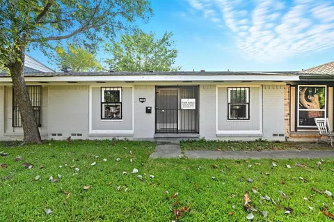 236 Ezekial Ave, Dallas, TX 75217