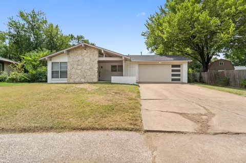 3216 Commonwealth St, Irving, TX 75062