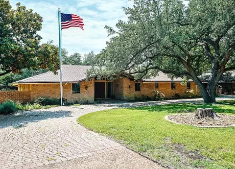 5416 Tanbark Rd, Dallas, TX 75229