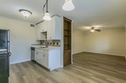 1214 Baylor Ave #205, Waco, TX 76706